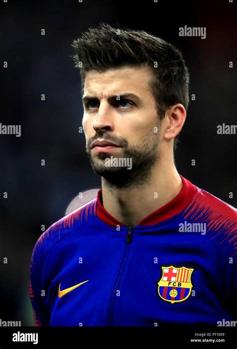 25,905 Gerard Pique Photos & High Res Pictures